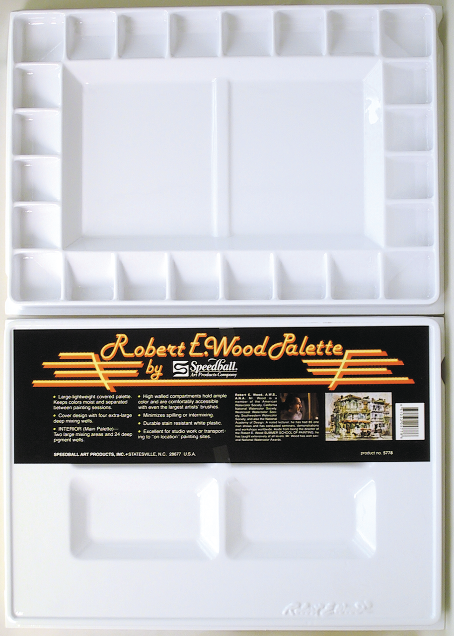 Two large mixing areas and twenty-four deep pigment wells hold ample color.